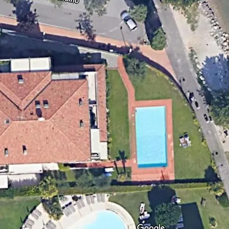 Lagoon דירה
